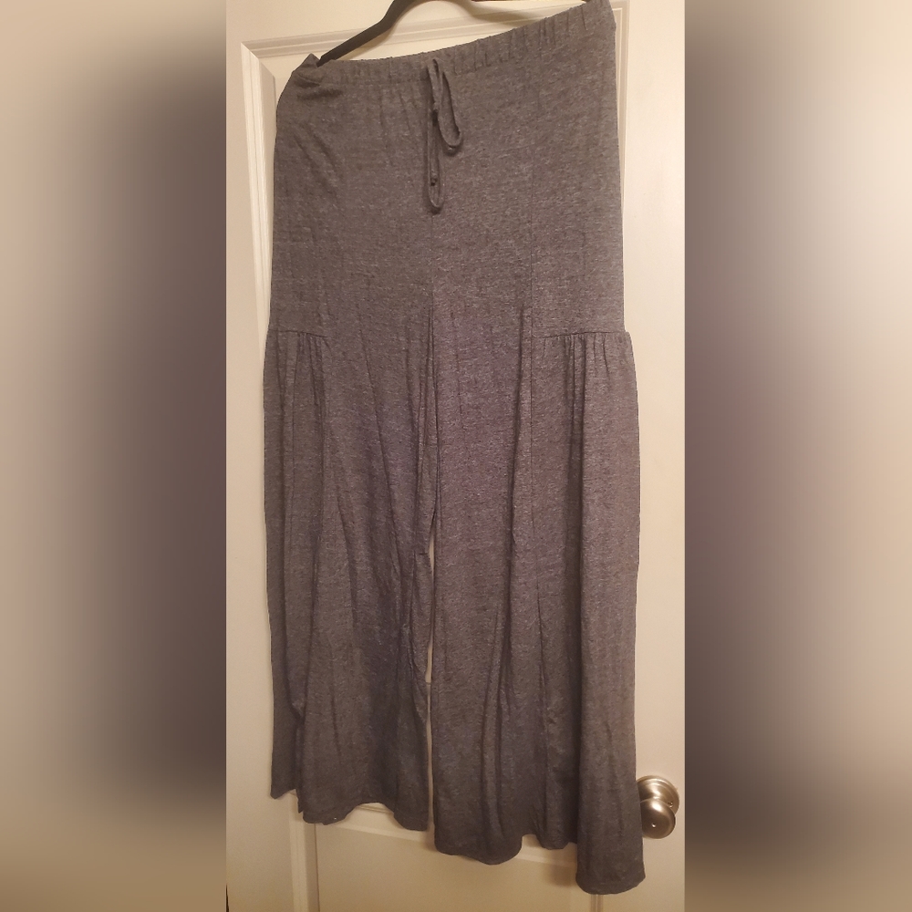 Boutique wide legged casual pant